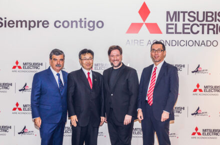 De izq a der. Pedro Ruiz, Masami Kusano, C. Latre y Masahiko Konishi