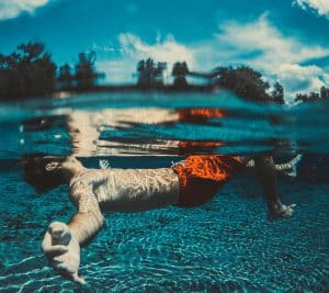 natacion flotando