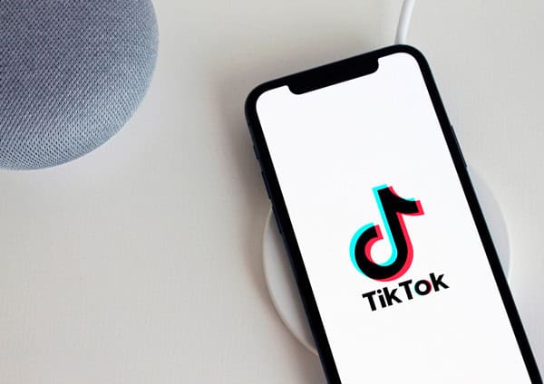 tiktok smartphone