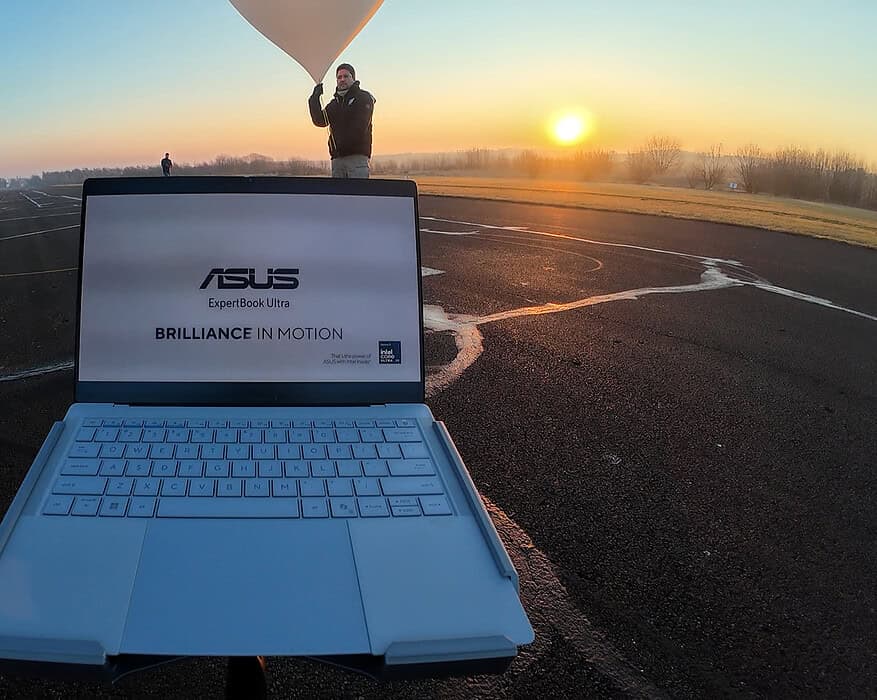 ASUS