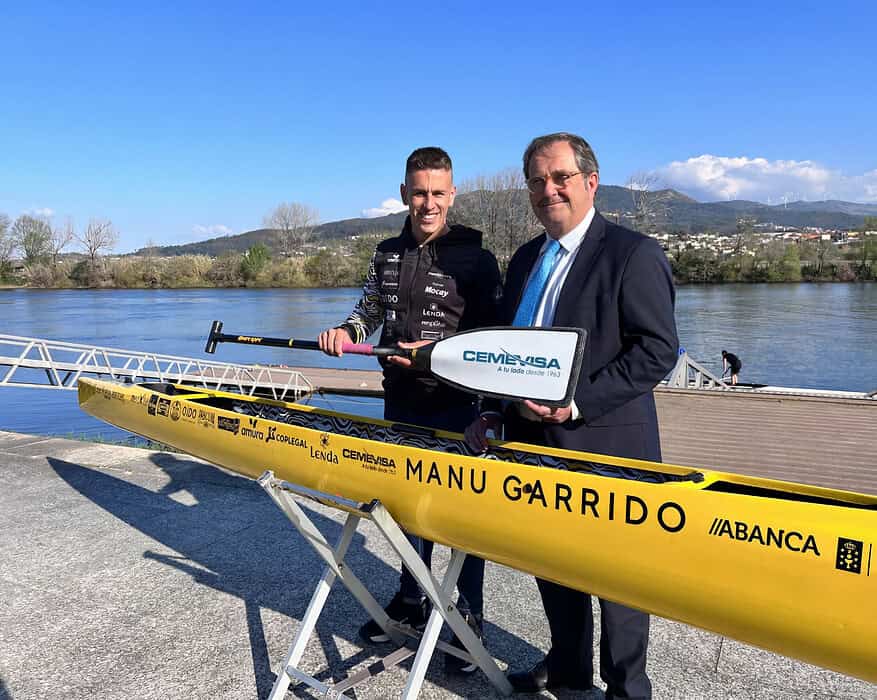 Manu Garrido, piragüista, y Alberto Chamorro, director Plataforma Galicia CEMEVISA